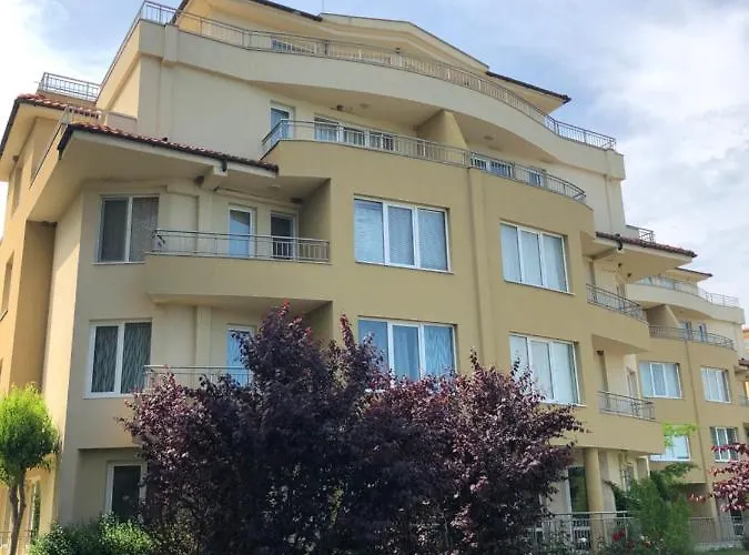 Tatiana Pines Apartment *